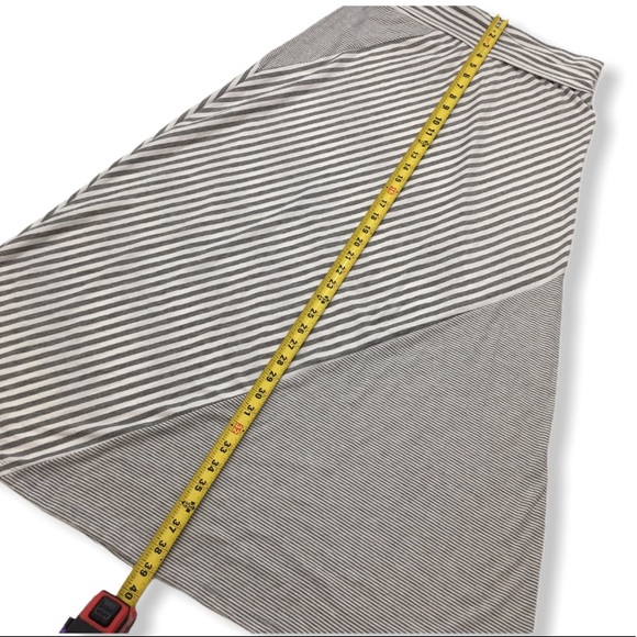 JOE B by Joe Benbasset Striped Maxi Skirt. Gray and White. Size XL. - Picture 4 of 5